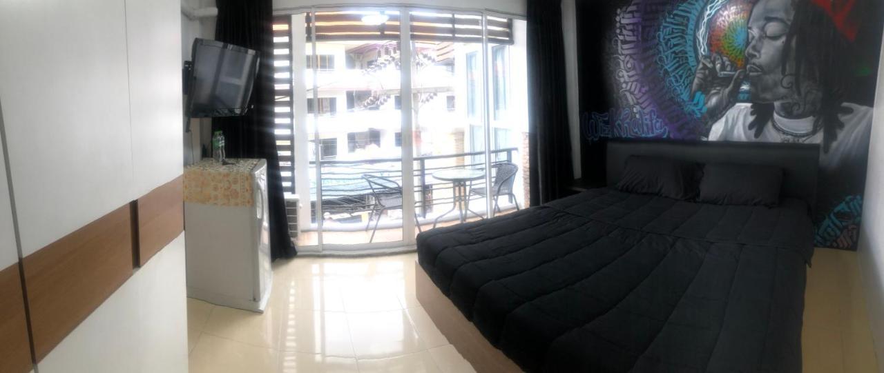 Bonkers Guesthouse Патая Екстериор снимка