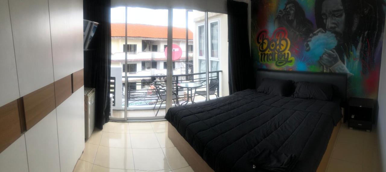 Bonkers Guesthouse Патая Екстериор снимка